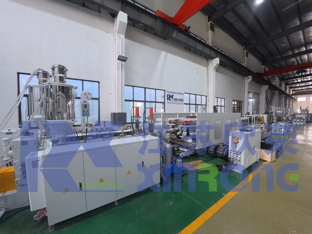 110–300mm HDPE双壁波纹管高速水冷生产线车间全景